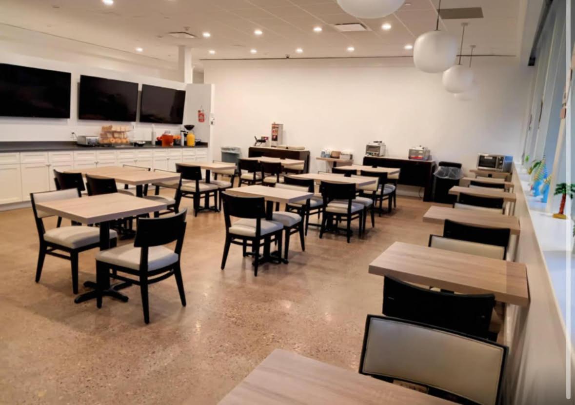 Ramada By Wyndham Newark/Wilmington Ξενοδοχείο Εξωτερικό φωτογραφία